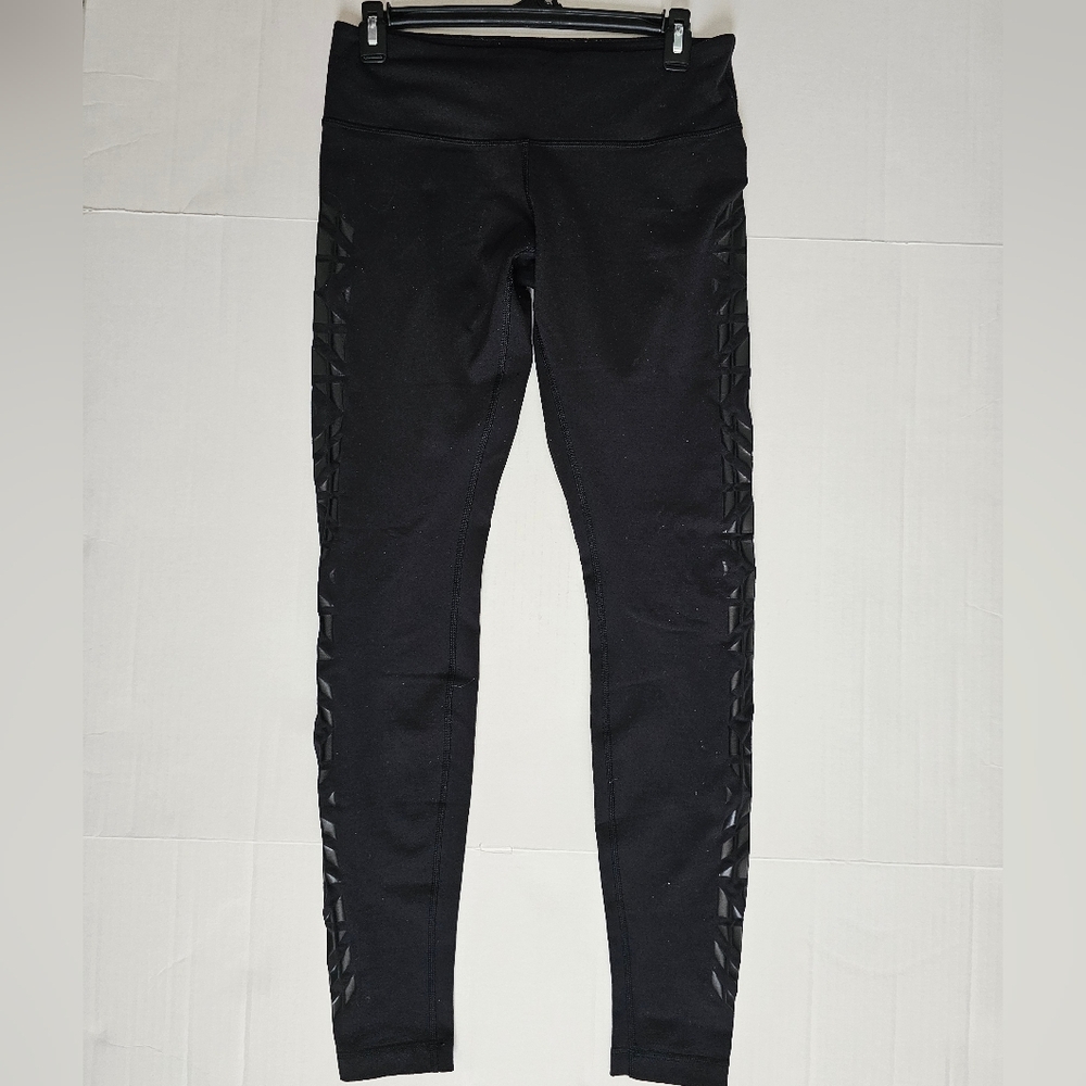 Lululemon Black Laser-Cut Detail Leggings – Size 8..No 29